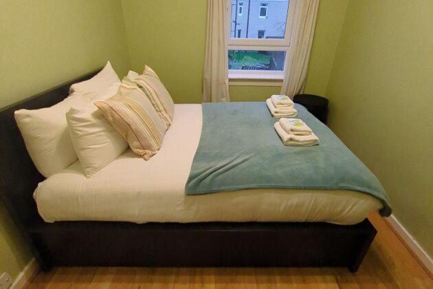 Pass The Keys Cozy Two Bed Flat Near Glasgow Airport & Paisley Ngoại thất bức ảnh